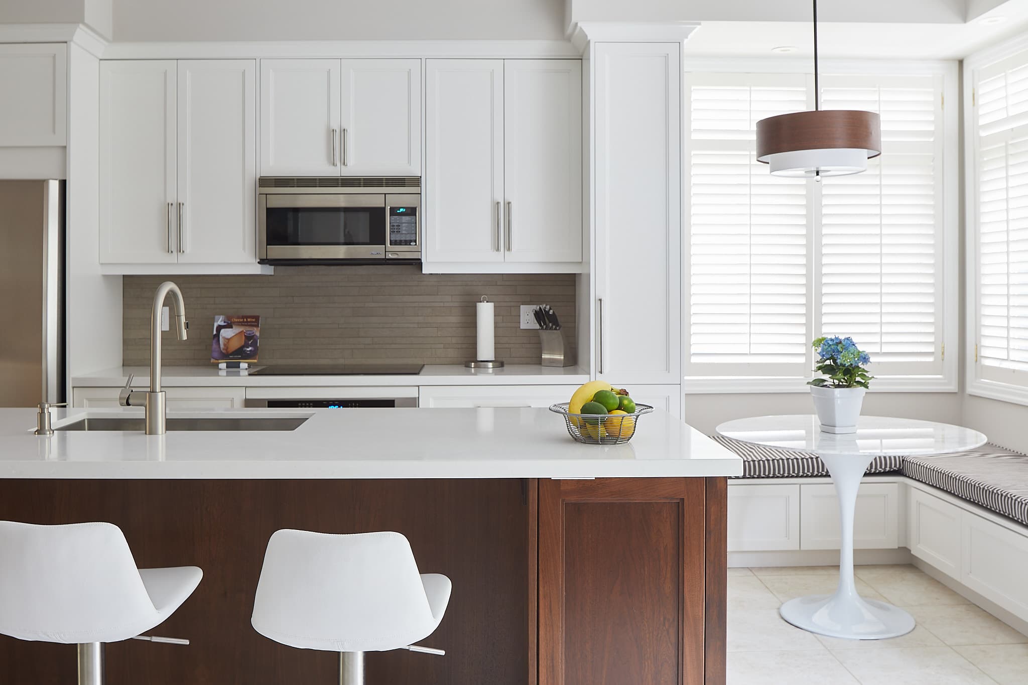 Custom kitchen renovation by Harbour Kitchens — Mississauga GTA